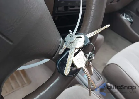 1997 Toyota Corolla Ce z USA, uszkodzony, nr VIN 2T1BA02E0VC193066